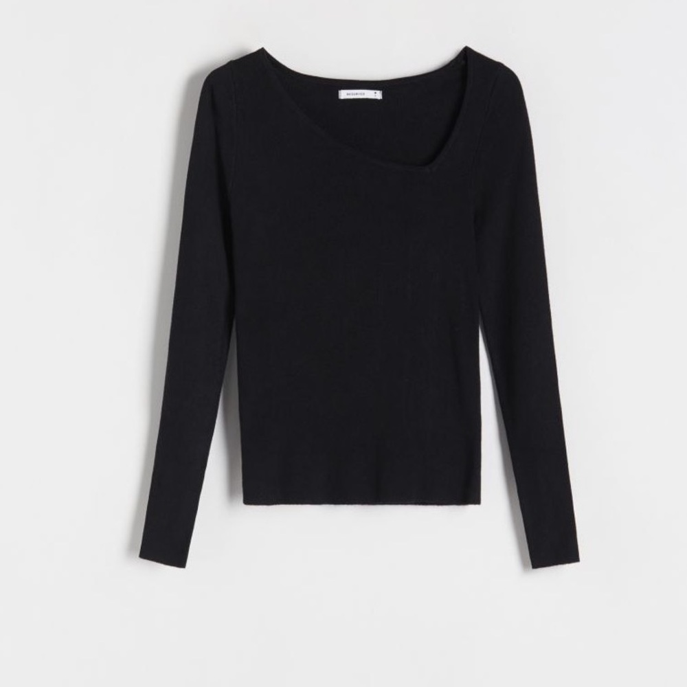 Long sleeve top with asymmetric neckline - Picture 2 of 6